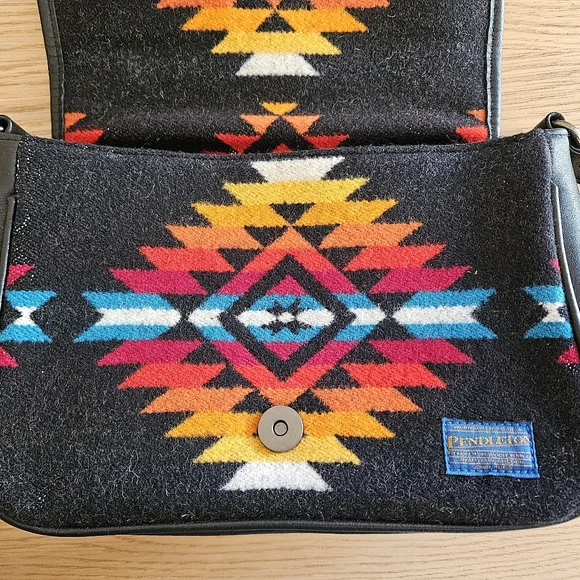 Pendleton Wool Southwestern Crossbody Bag Black Leather Aztec Boho - Picture 3 of 14